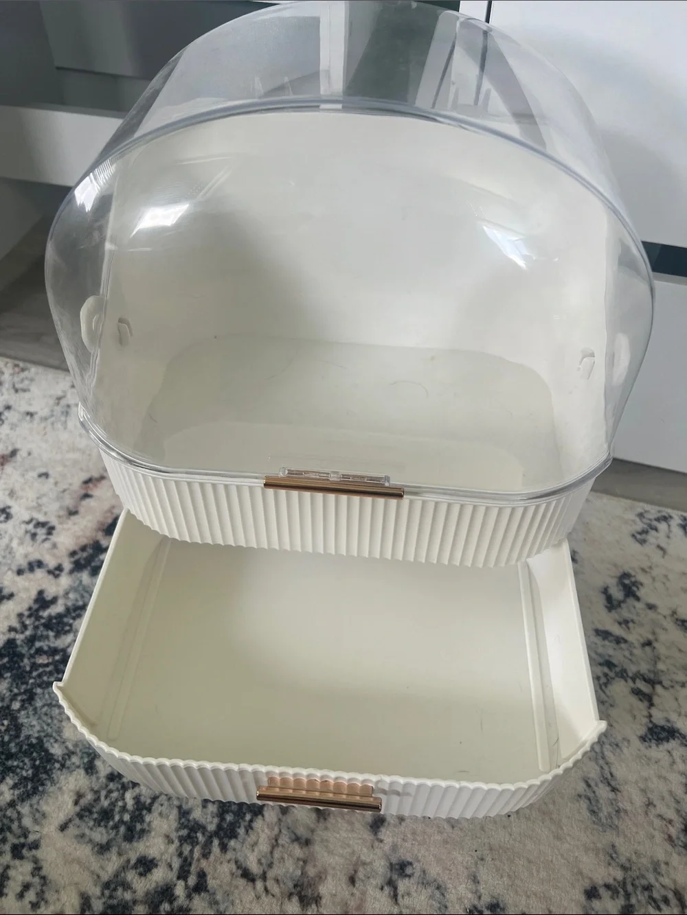Plastic White Ribbed Cosmetic Desk Top Makeup Organizer with Rose Gold Accents